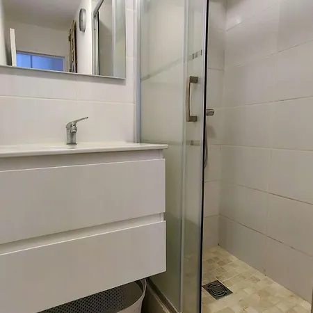 Apartament A 20m Avec Parking - Cap D'agde - Fr-1-607-71 Agde